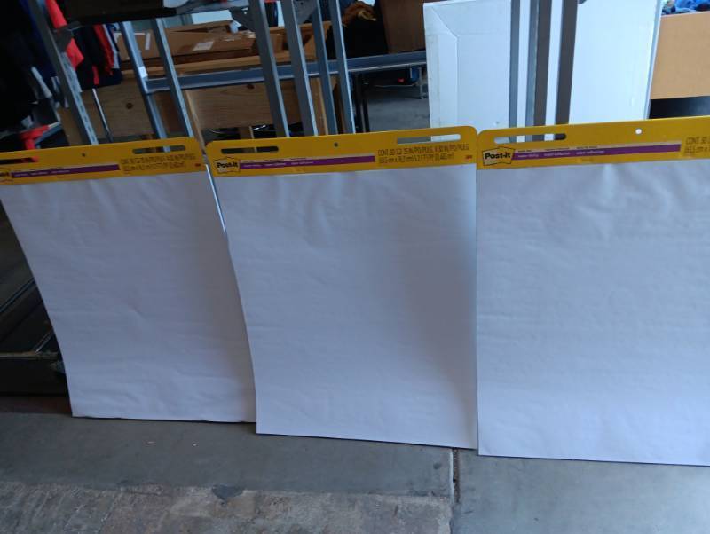 lot 47 image: Post-it Super Sticky Easel Pad 25x30 Inch 30 Sheets - Lot of 3 - Retail $45