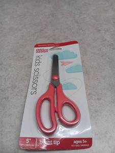 lot 41 image: Office Depot Kids Scissors 5 Blunt Tip Red 972-029 Lot of 10