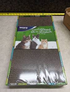 lot 49 image: Ware Manufacturing Sit-N-Scratch Scratching Board - Retail $30