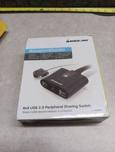 lot 80 image: IOGEAR 4x4 USB 2.0 Peripheral Sharing Switch