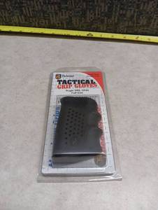 lot 82 image: Pachmayr Tactical Grip Glove for Ruger SR9, SR40 (B00I77PJC2) - Retail $47