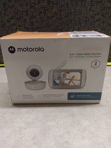 lot 91 image: Motorola VM50G 5.0 inch Video Baby Monitor