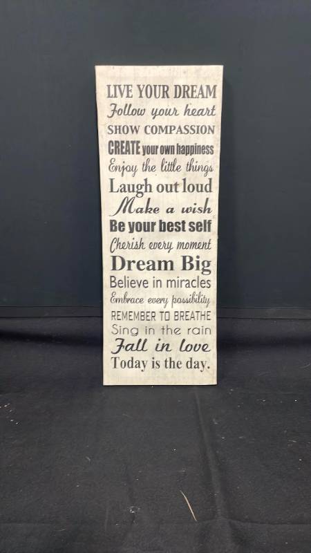 lot 7881 image: Inspirational Wooden Wall Sign with Motivational Text
