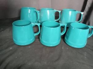 lot 7017 image: Dinez 6-Piece Turquoise Mug Set Pat. No. De3314309