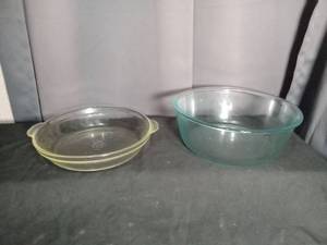 lot 7029 image: Pyrex Glass Baking Dishes 2-Piece Set