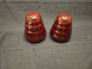 lot 1378 image: Pair of Red Decorative Salt and Pepper Shakers 2.5 in