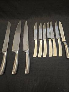 lot 1390 image: Cuisinart 11-Piece Knife Set with Serrated and Smooth Blades
