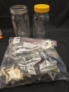 lot 1394 image: Canning Jar Cookie Cutter Set with Mason Jars and Lids
