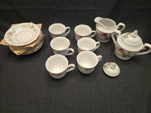lot 1396 image: Lynns Fine China Tea Set Floral 6 Cups Teapot Creamer Sugar