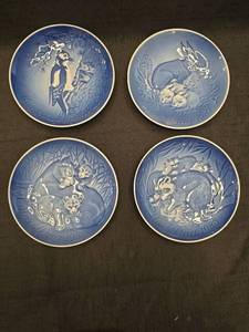 lot 1402 image: Mors Dag Annual Collector Plates 1980 1981 1982 1983 Set of 4 Blue White