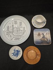 lot 1407 image: 6-Piece Porcelain Dinnerware Lot Copenhagen Langelinie Rosenthal