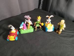 lot 6937 image: Cartoon Character Toy Figurine Lot 5Pieces