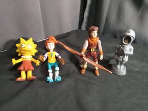 lot 6944 image: Action Figure Lot 4 Pieces Mixed Characters Collectible Toys