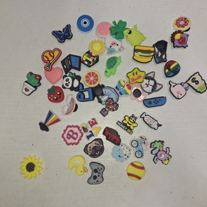 lot 4007 image: Jibbits for crocs