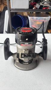 lot 105 image: Sears Craftsman Double Insulated Router Model 315.17381