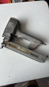 lot 119 image: Bostitch Model T36 Pneumatic Stapler 16 Gauge T3601A