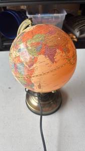 lot 125 image: American Lighting Illuminated Desktop Globe with Stand and Cord