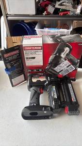 lot 136 image: Craftsman 18 Gauge Cordless Brad Nailer 19.2 Volt C3 SpeedShot