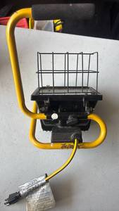 lot 172 image: The Porter Cable Work Light Yellow Handle 500W