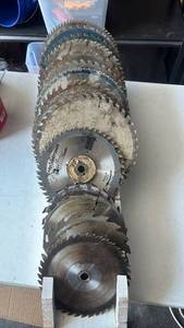 lot 177 image: Circular Saw Blades Lot 8 Assorted Sizes