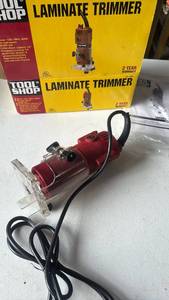 lot 208 image: Tool Shop -14 Laminate Trimmer - 241-4094 - 120v 60hz 400w