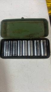 lot 233 image: 8 Piece Socket Set in Green Metal Case