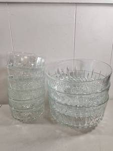 lot 94 image: Arcoroc France Cut Glass Bowl Set