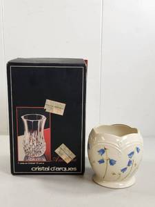 lot 98 image: Lot of 2 Vases Cristal dArques 13cm Lead Crystal Anemone &amp Lenox Classic Floral