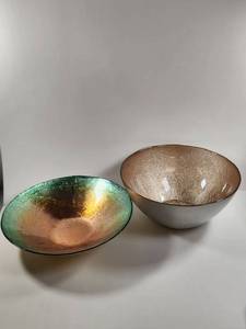 lot 104 image: 2 Decorative Bowls Metallic