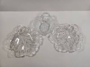 lot 109 image: 3 Clear Glass Leaf-Shaped Dishes with Handles