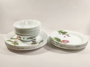 lot 112 image: Corelle Vitrelle Break and Chip Resistant Dinnerware Set Floral Design