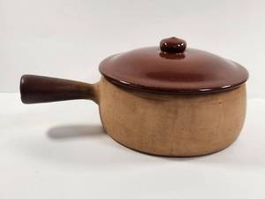 lot 119 image: Ceramic Cooking Pot with Lid and Handle