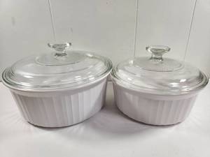 lot 125 image: Corning Ware Covered Casserole Dishes 16 Liter and 2.5 Liter F-5-B F-1-B Pair