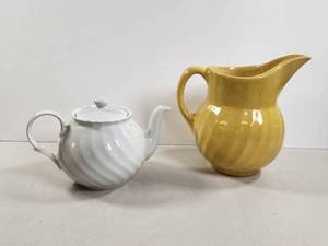 lot 129 image: Damico Collection Korea Ceramic Teapot and Pitcher Set 2 Pieces