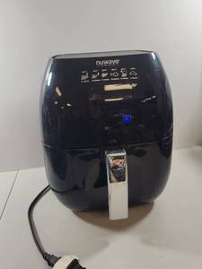 lot 160 image: NuWave Air Fryer with Multiple Temperature Settings and Digital Controls