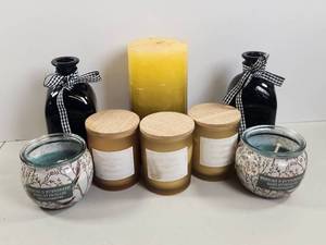 lot 186 image: Candle Lot Soothing Apaisanat Berries Evergreen