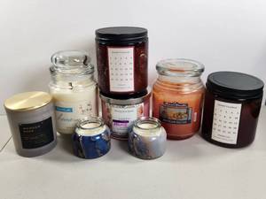lot 191 image: Lot of 8 Scented Candles Mixed Brands and Sizes