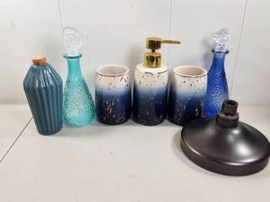 lot 207 image: Bathroom Accessory Set 7-Piece Ceramic Speckled Soap Dispenser Bottles