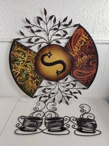 lot 211 image: Coffee-Themed Wall Decor Set with Leaf Design and 3 Cup Holders