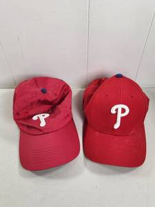 lot 240 image: Philadelphia Phillies Baseball Cap 2 Pack Red One Size