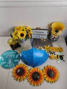 lot 248 image: Porch Decor Lot Welcome Signs Sunflowers Umbrella Bee Figurines 9 Pieces