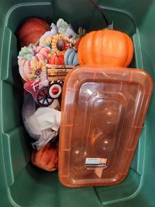 lot 265 image: Halloween Decoration Lot LED Shadow Projector Big Pumpkin Big Bundle