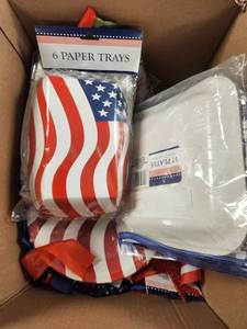 lot 270 image: 4th of July Decor Plates And Flags