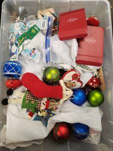 lot 282 image: Mixed Christmas Ornaments and Holiday Decorations Big Bundle
