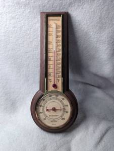 lot 2513 image: Springfield Instrument Co. Thermometer Hygrometer Combination