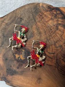 lot 3008 image: Avon Tribal Broach Pins - 2 ct