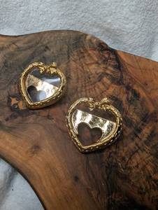 lot 3013 image: Heart-Shaped Brooch Pins with Ornamental Frame 2 Piece Lot