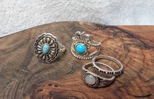 lot 3100 image: Silver-Tone Ring Set with Blue and White Stone Details-4 ct