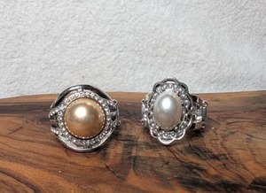 lot 3114 image: Pearl Cocktail Rings with Rhinestone Halos-Stretch Band - 2 ct
