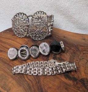 lot 3202 image: Fashion Jewelry Lot Filigree Bracelet, Clip Earrings, Link Bracelet- 3 ct